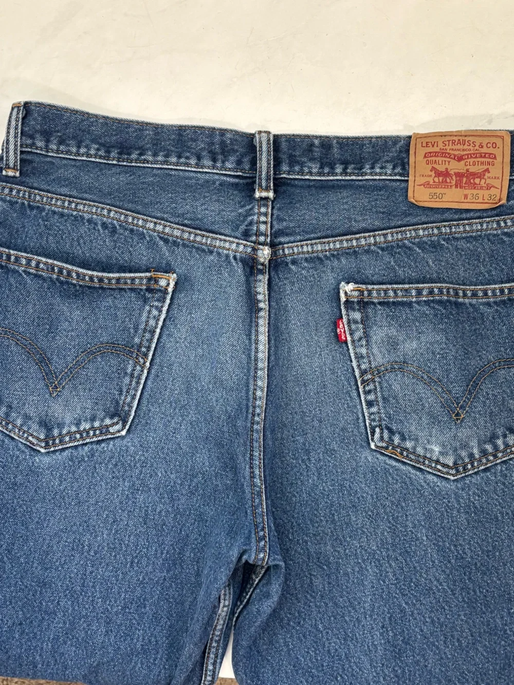 Vintage Levi’s 550 Relaxed Fit Medium Wash Faded Jeans Baggy Denim